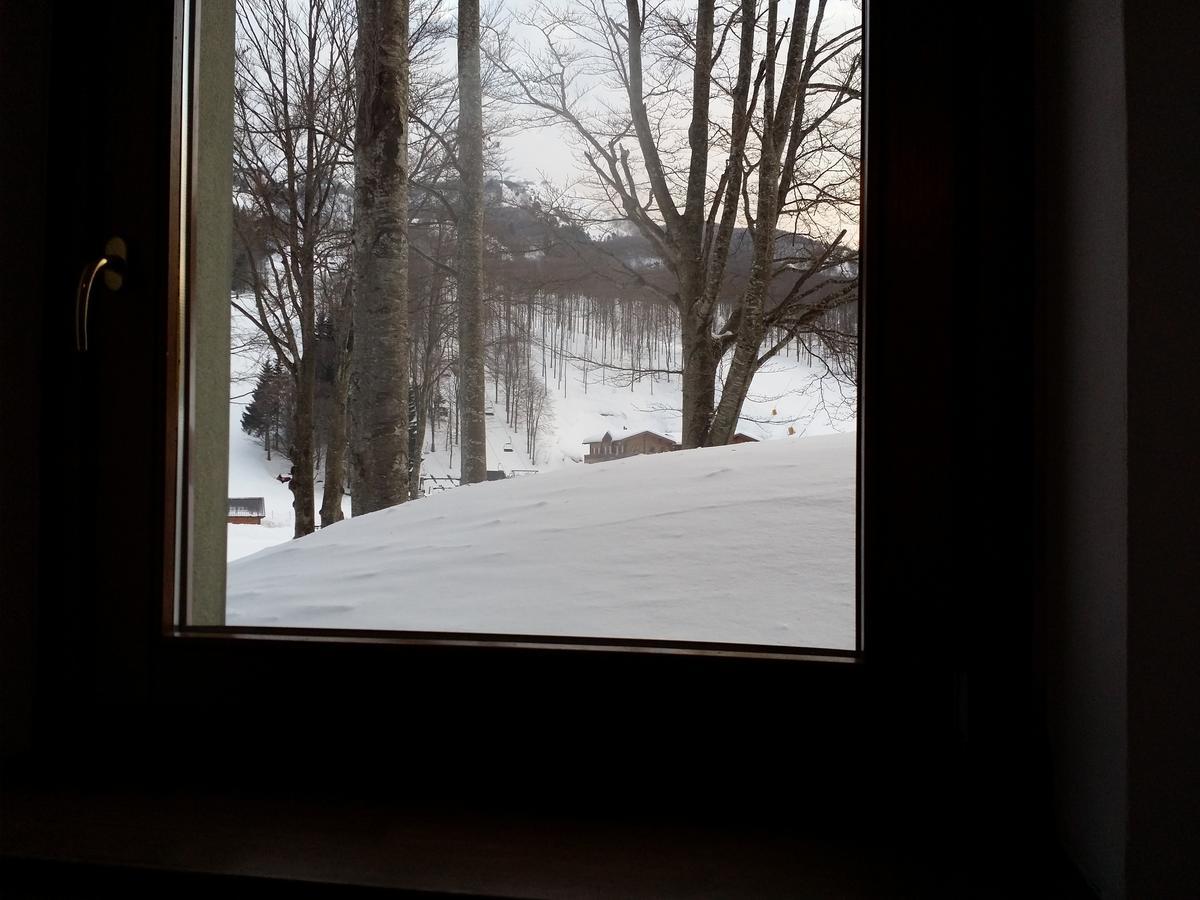 Albergo Diana Cerreto Laghi Bilik gambar
