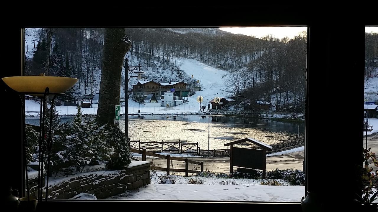 Albergo Diana Cerreto Laghi Luaran gambar