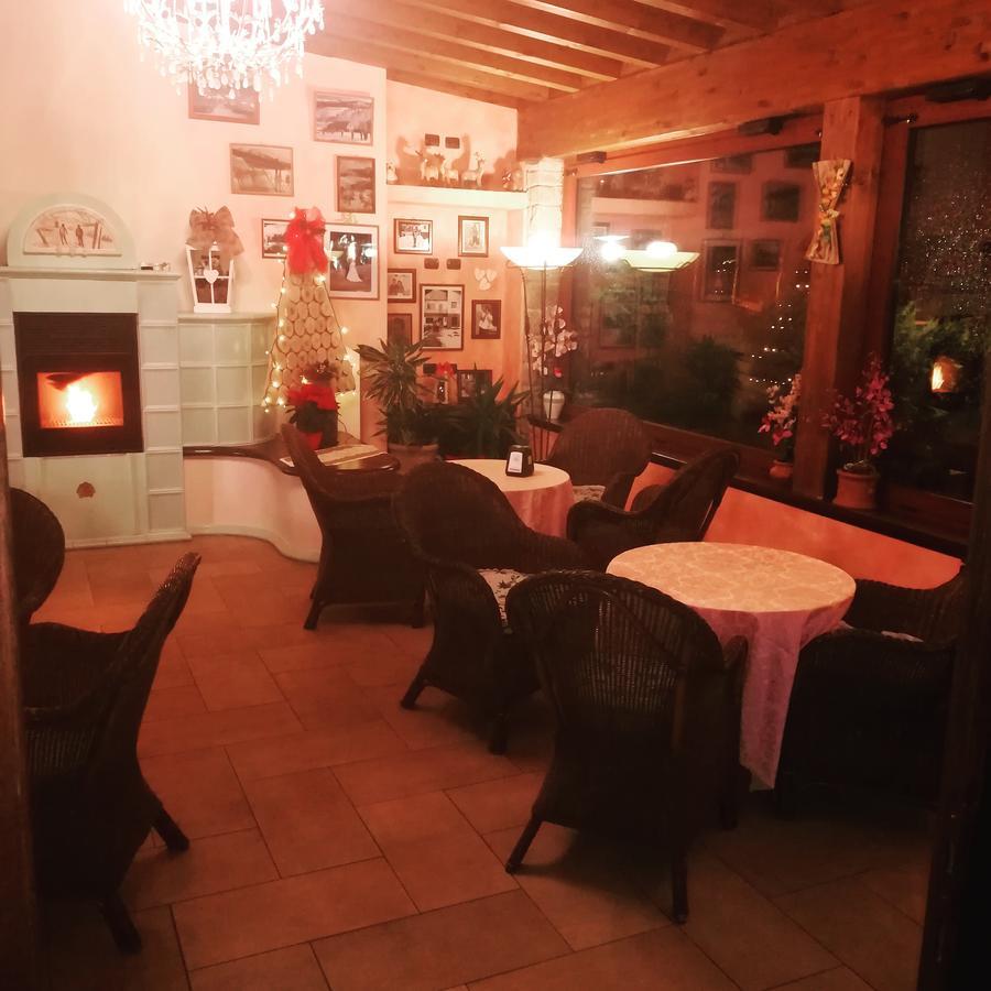 Albergo Diana Cerreto Laghi Luaran gambar
