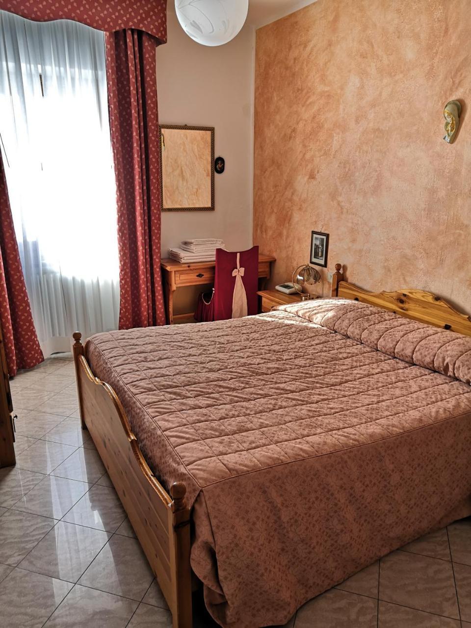 Albergo Diana Cerreto Laghi Luaran gambar