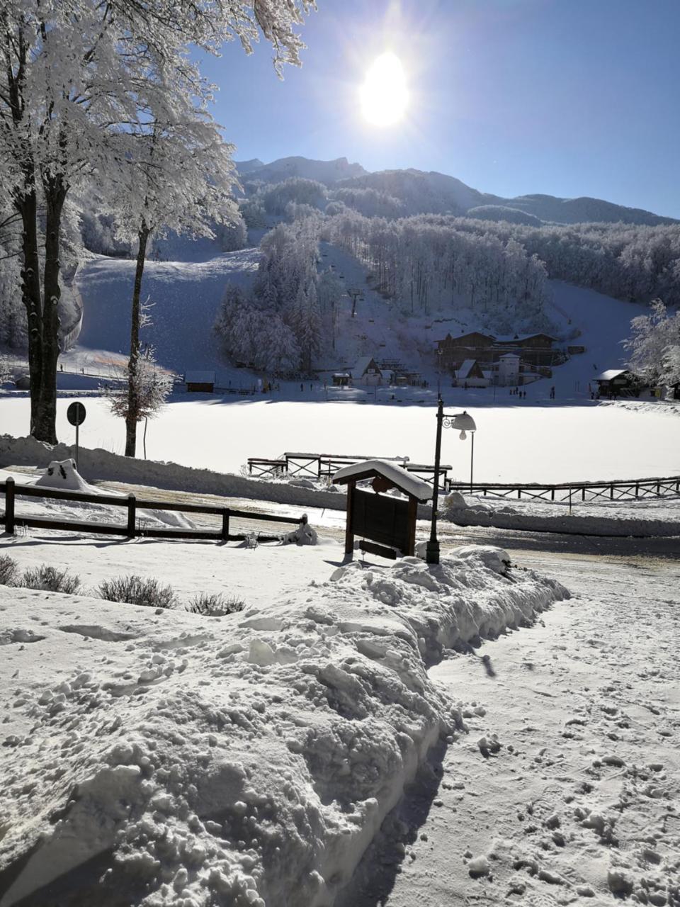 Albergo Diana Cerreto Laghi Luaran gambar